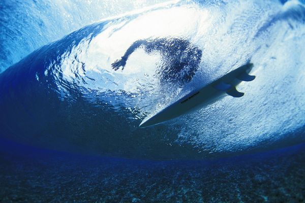 underwater-sea-ocean-wave-surfing-surfboard-sports